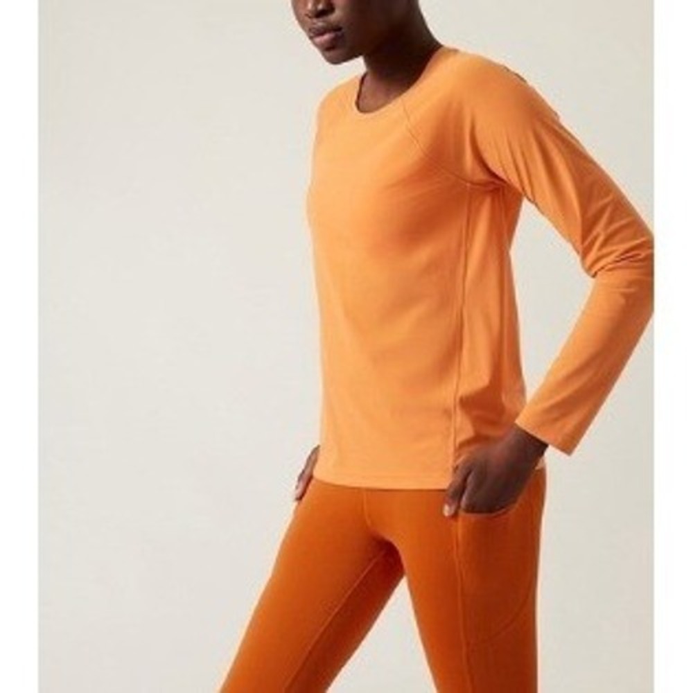 Athleta Women's Seville Orange‎ Long Sleeve Athletic Ultimate Train Top Size L